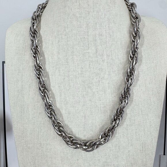 Large Chunky Silver Chain Necklace With Toggle Closure Mob Wife 27” - Picture 7 of 11